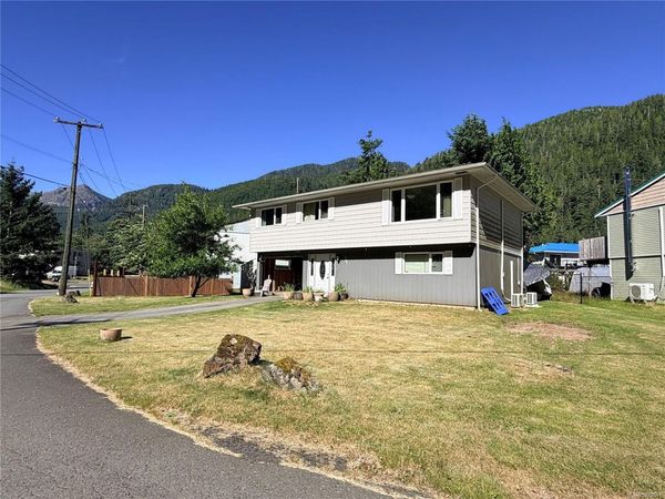181 Boston Rd, Tahsis, BC V0P 1X0