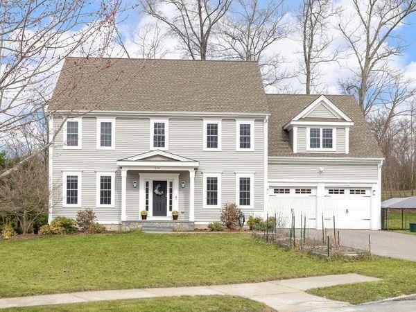 656 Shining Rock Dr, Northbridge, MA 01534