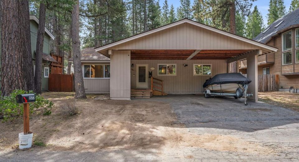 1572 Miztec Street, South Lake Tahoe, CA 96150 Photo