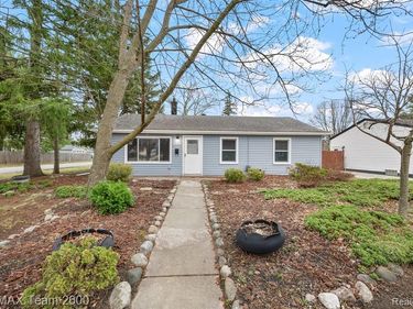 33101 Donnelly Street, Garden City, MI 48135
