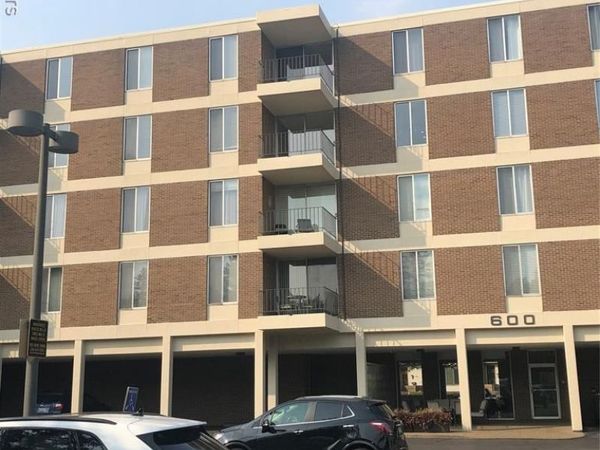 600 W BROWN Street, Birmingham, MI 48009