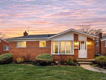 23223 Panama Avenue, Warren, MI 48091