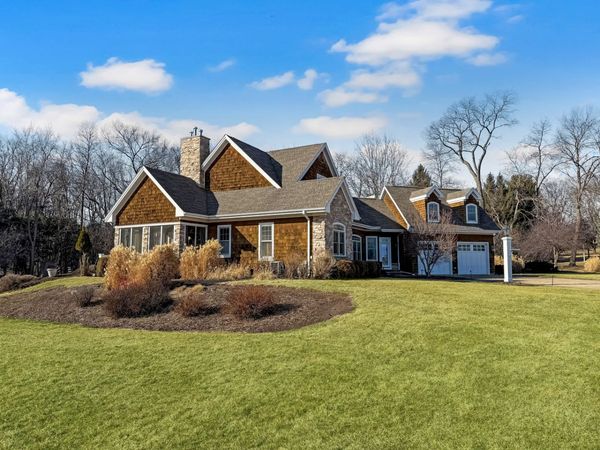 1121 Lawn Place, Freeport, IL 61032