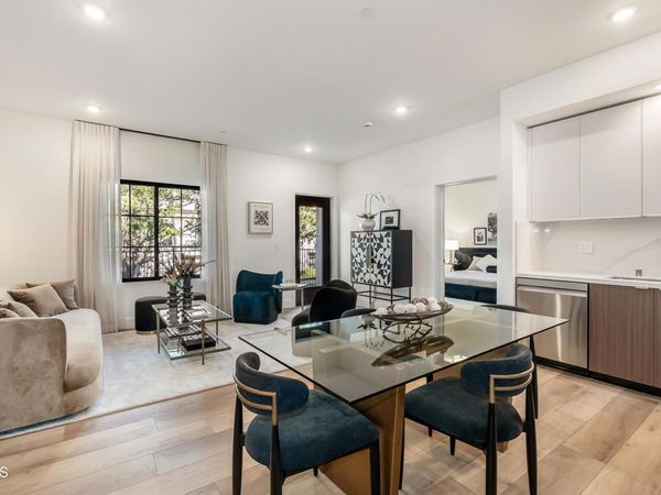 139 S Oak Knoll Avenue, Unit 302, Pasadena, CA 91101