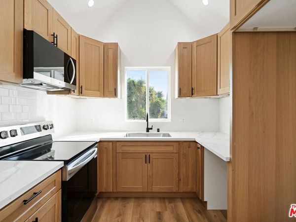 607 E Fairview Boulevard, Unit B, Inglewood, CA 90302