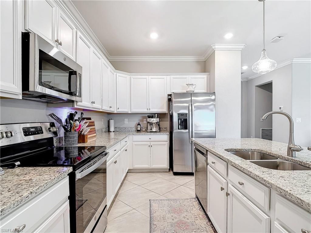 19758 The Place Blvd, Estero, FL 33928 Photo
