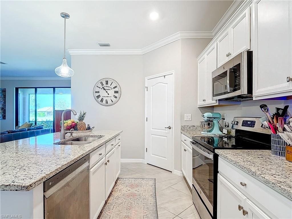 19758 The Place Blvd, Estero, FL 33928 Photo
