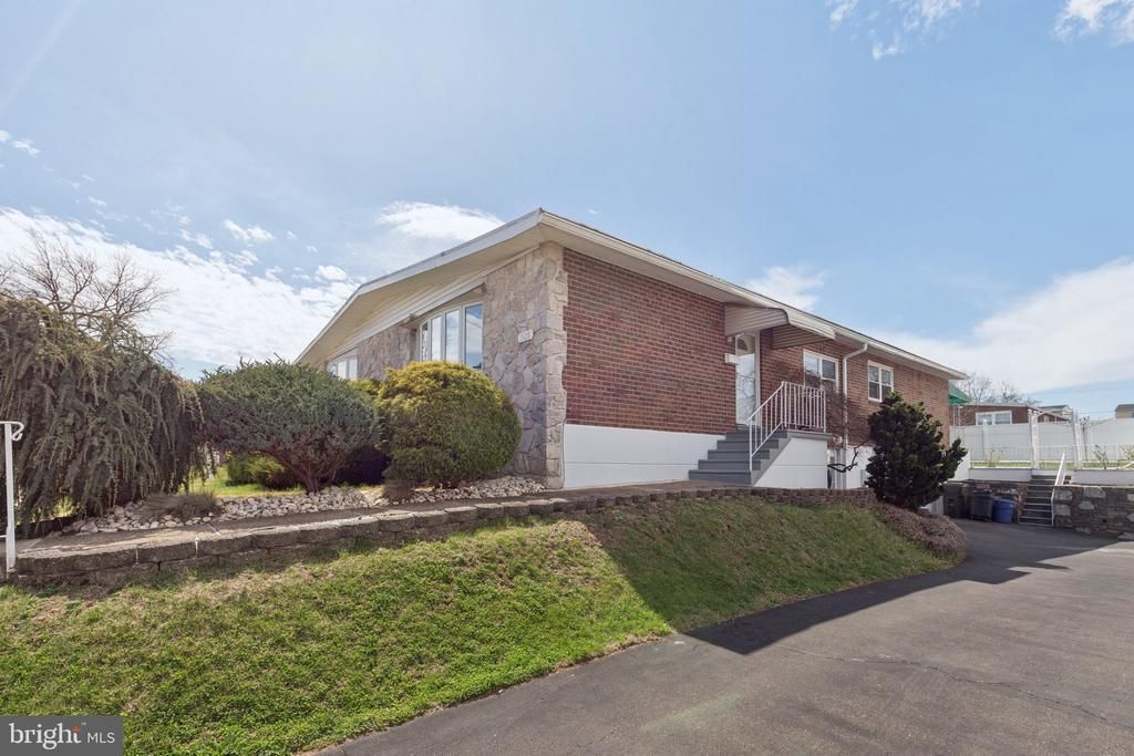 1928 Kentwood Street, Philadelphia, PA 19116 Main Photo