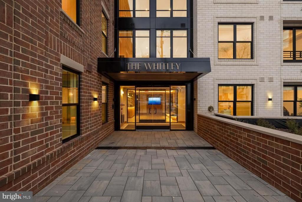 811 N Columbus Street, Unit 502, Alexandria, VA 22314 Main Photo