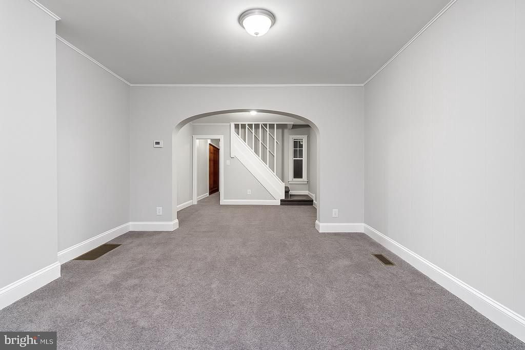 112 Old Rose Street, Trenton, NJ 08618 Main Photo