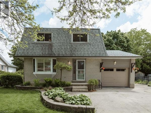 642 CEDARGROVE Place, Waterloo, ON N2L4Y9