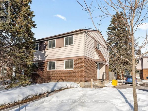 2276 Orient Park Drive, Unit 48, Ottawa, ON K1B4Z7