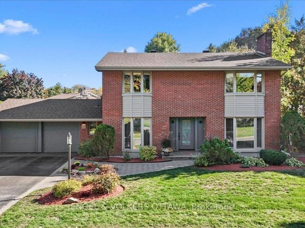 33 Okanagan Drive , Ottawa, ON K2H7E9