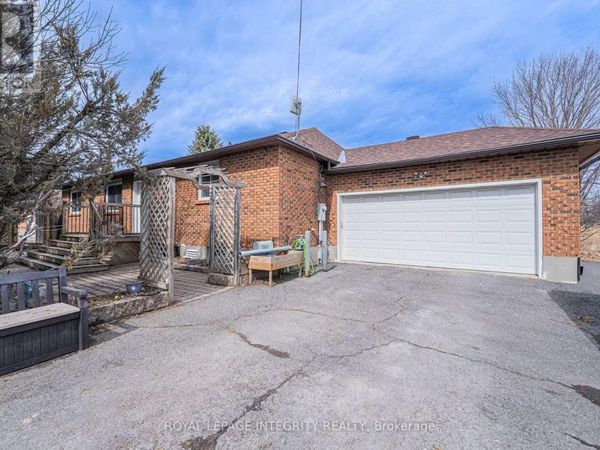 3318 DUNROBIN Road , Ottawa, ON K0A3M0