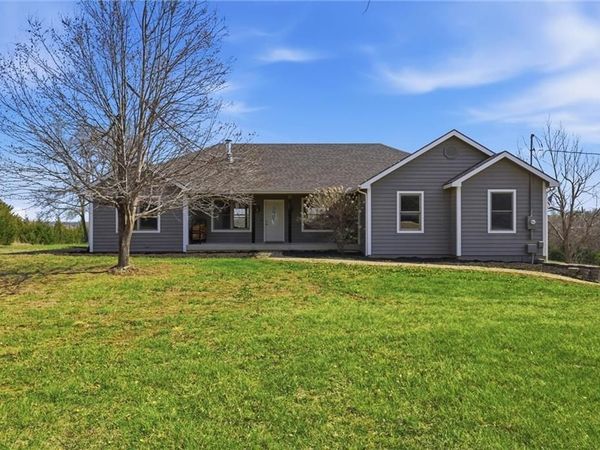 1902 E 300 Road, Lecompton, KS 66050