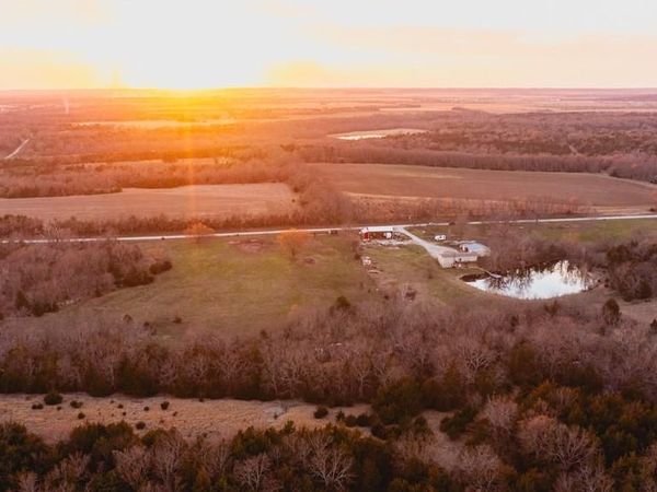 15017 Botkin Road, Centerville, KS 66014