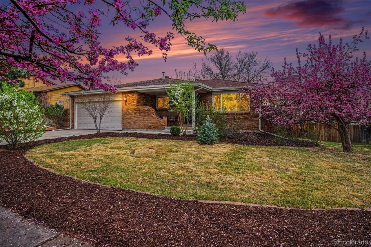 811 Altair Drive, Littleton, CO 80124 Main Photo