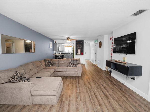 404 COUNTRY LANE NE, Unit 404, WINTER HAVEN, FL 33881