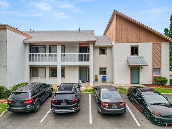 404 COUNTRY LANE NE, Unit 404, WINTER HAVEN, FL 33881