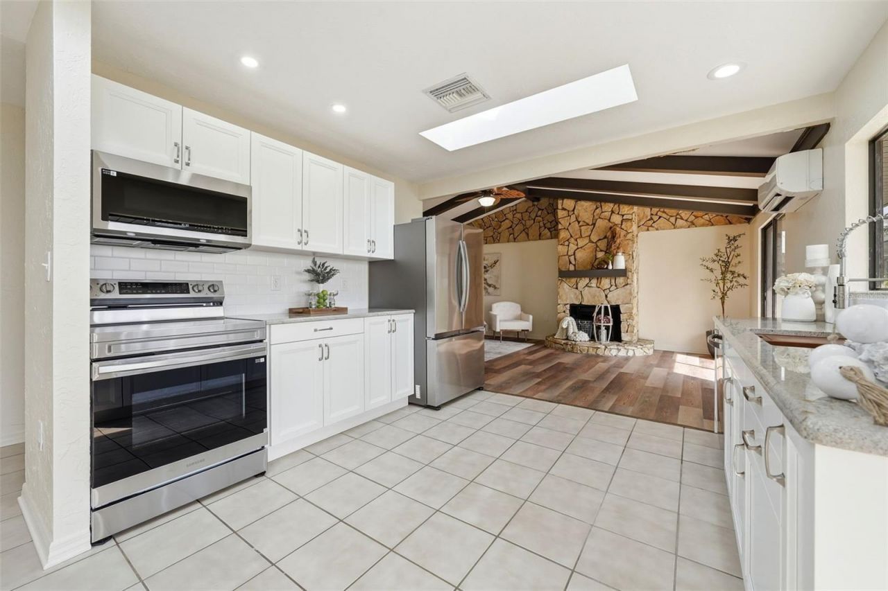 33942 Linda Lane , Leesburg, FL 34788 Photo