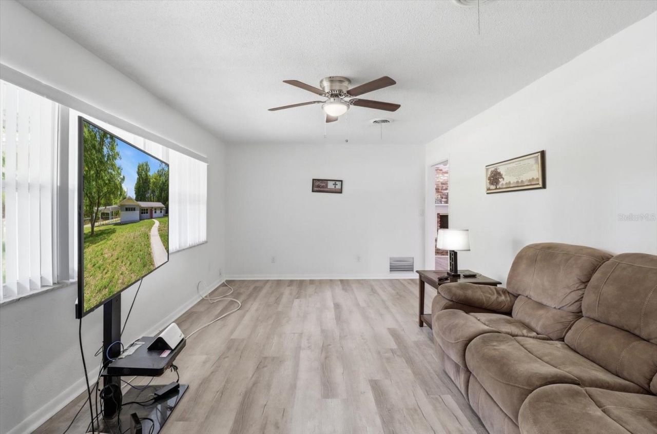 24576 NW Falcon Avenue, Dunnellon, FL 34431 Photo