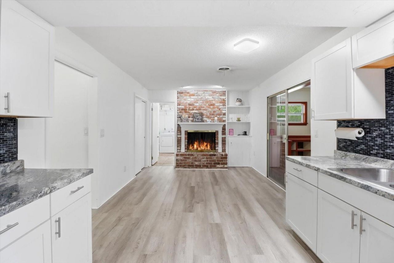 24576 NW Falcon Avenue, Dunnellon, FL 34431 Photo