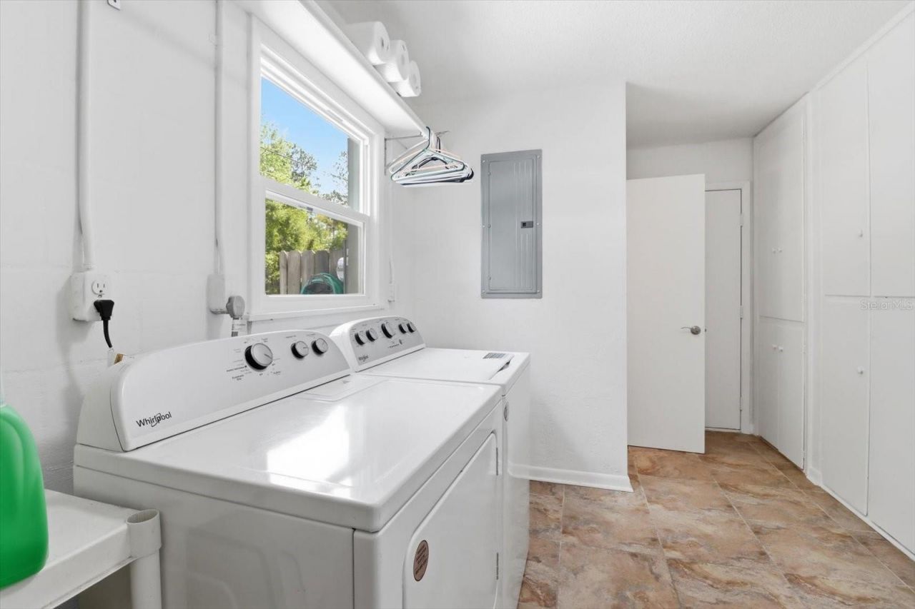 24576 NW Falcon Avenue, Dunnellon, FL 34431 Photo