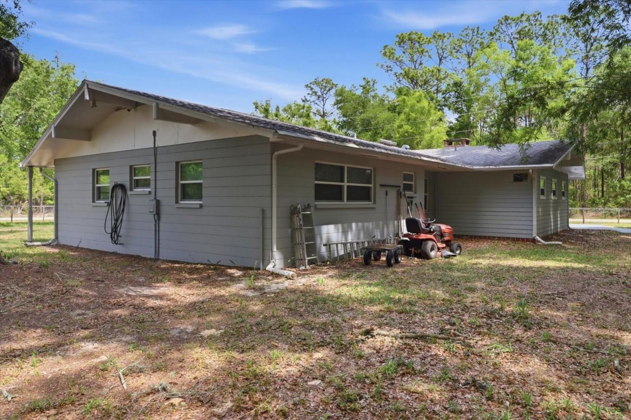 24576 NW Falcon Avenue, Dunnellon, FL 34431 Photo