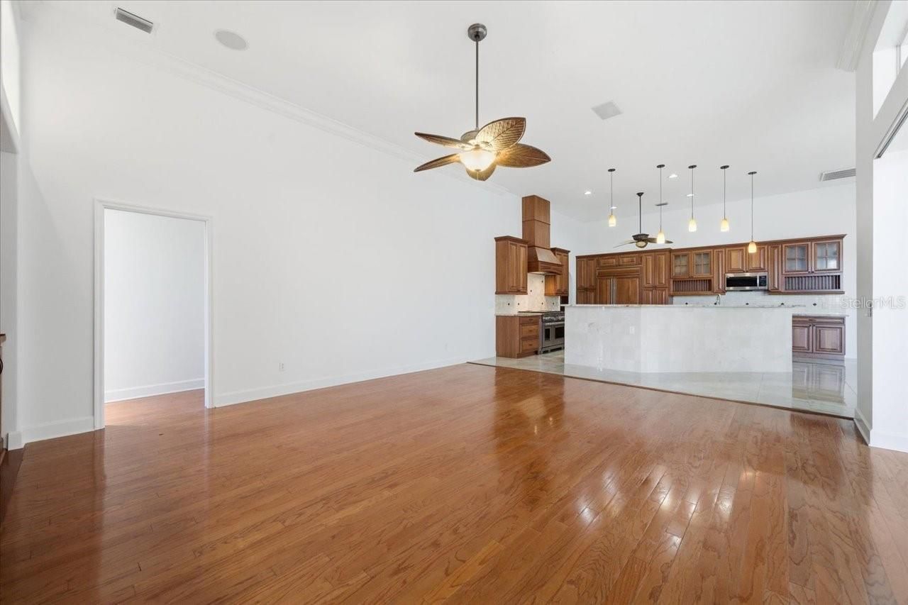 18634 Avenue Capri, Lutz, FL 33558 Photo