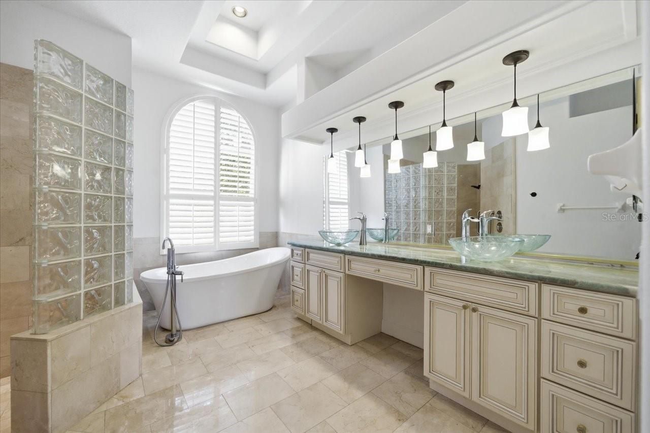 18634 Avenue Capri, Lutz, FL 33558 Photo