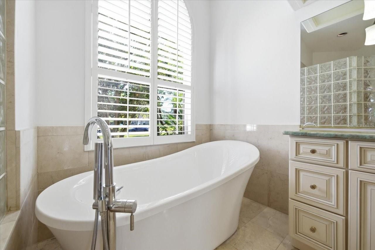 18634 Avenue Capri, Lutz, FL 33558 Photo