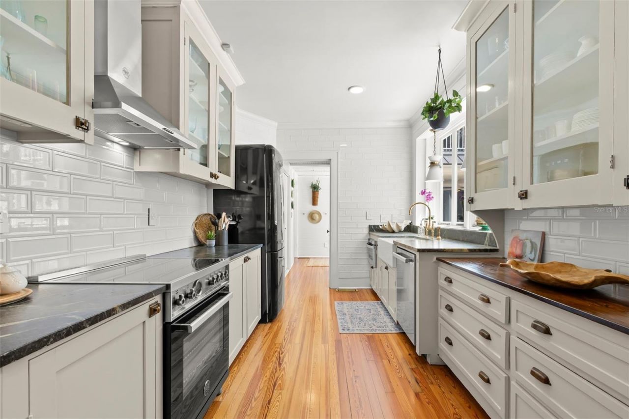 516 17th Avenue Ne, Saint Petersburg, FL 33704 Photo