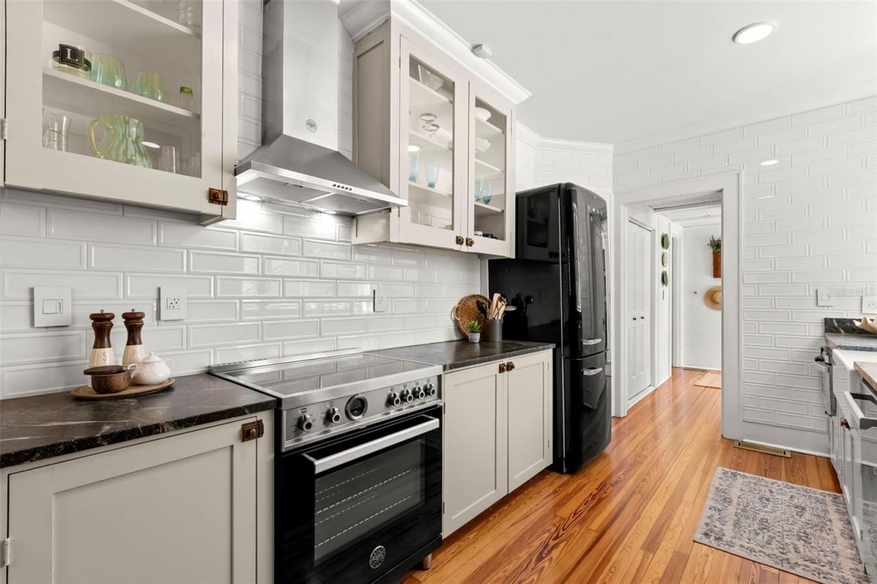 516 17th Avenue Ne, Saint Petersburg, FL 33704 Photo