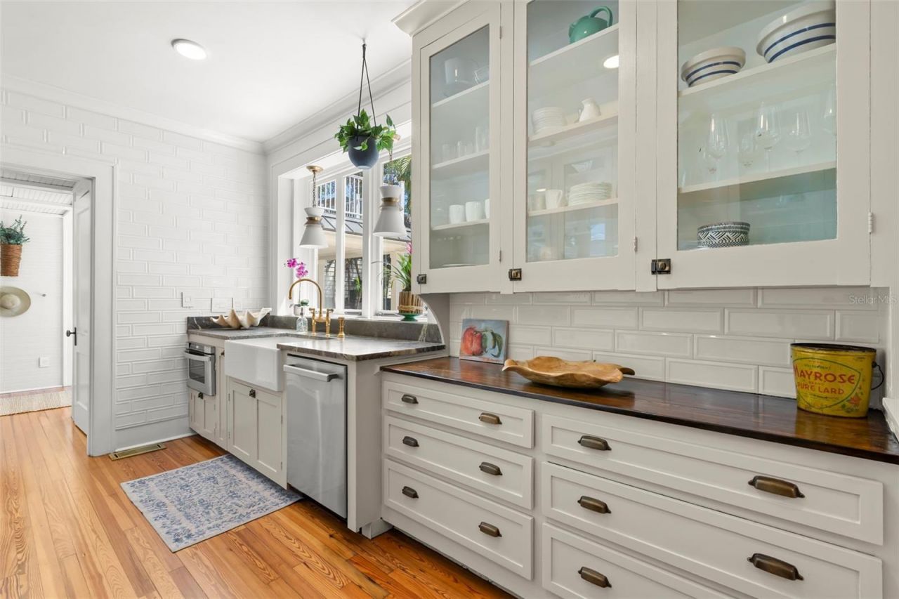 516 17th Avenue Ne, Saint Petersburg, FL 33704 Photo