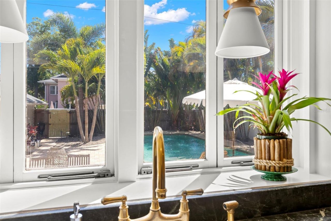 516 17th Avenue Ne, Saint Petersburg, FL 33704 Photo