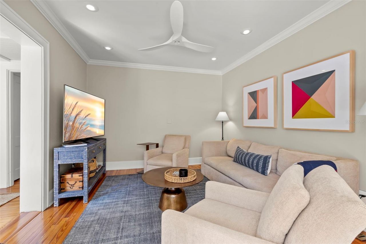 516 17th Avenue Ne, Saint Petersburg, FL 33704 Photo