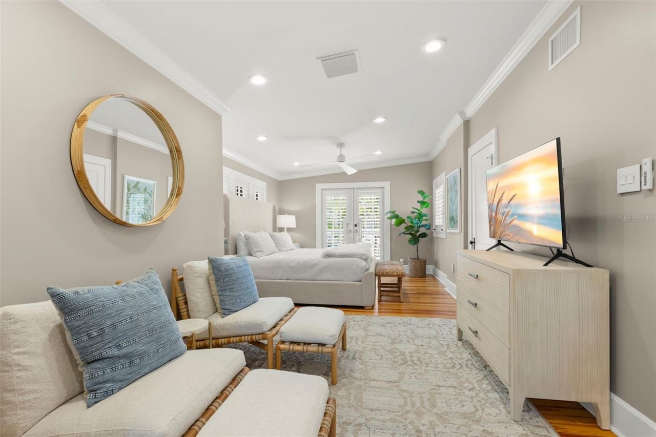 516 17th Avenue Ne, Saint Petersburg, FL 33704 Photo