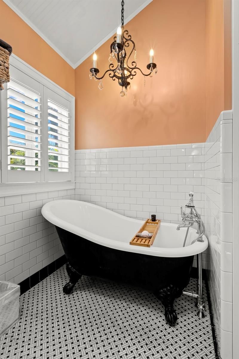 516 17th Avenue Ne, Saint Petersburg, FL 33704 Photo