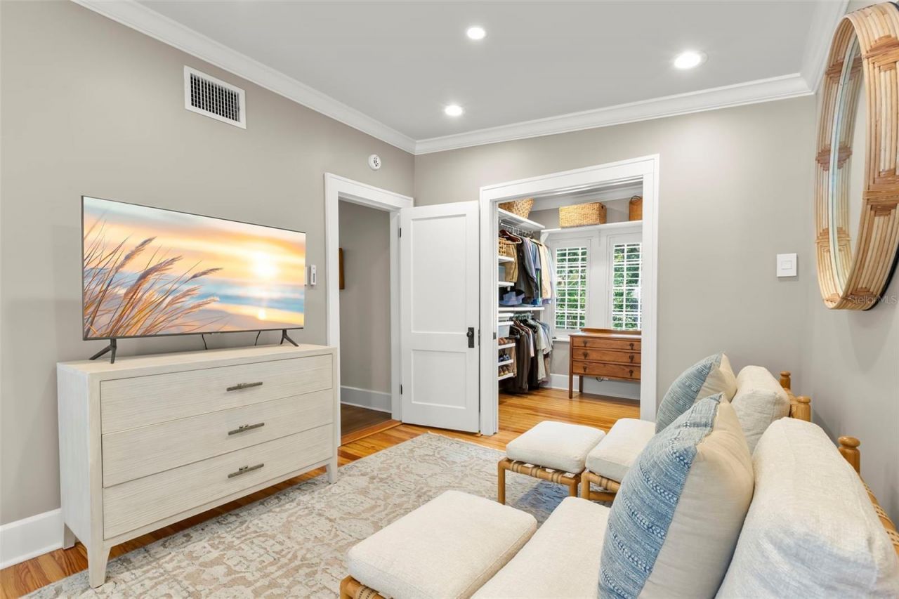 516 17th Avenue Ne, Saint Petersburg, FL 33704 Photo