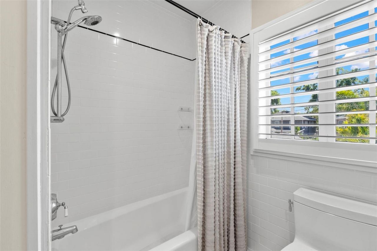 516 17th Avenue Ne, Saint Petersburg, FL 33704 Photo