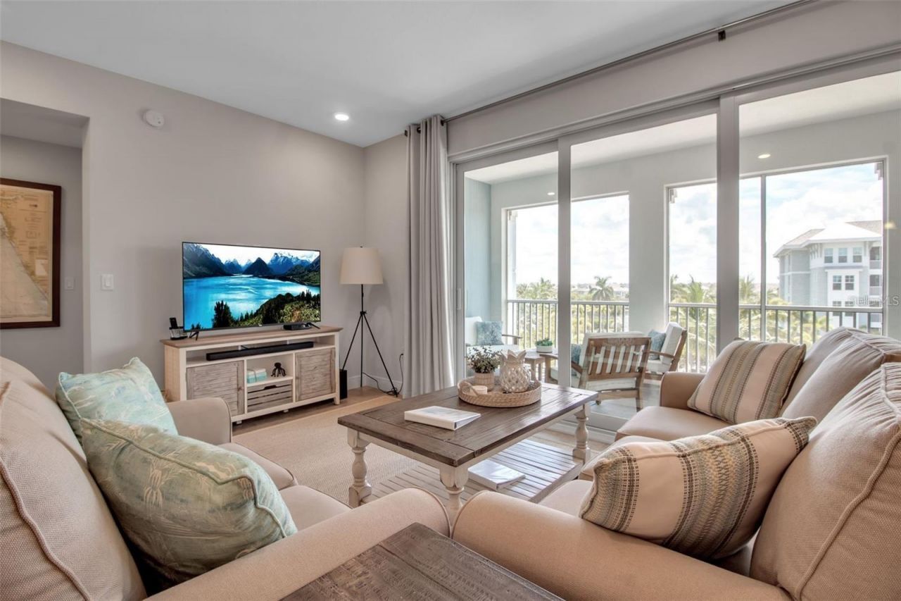 376 Aruba Circle , Unit 301, Bradenton, FL 34209 Photo