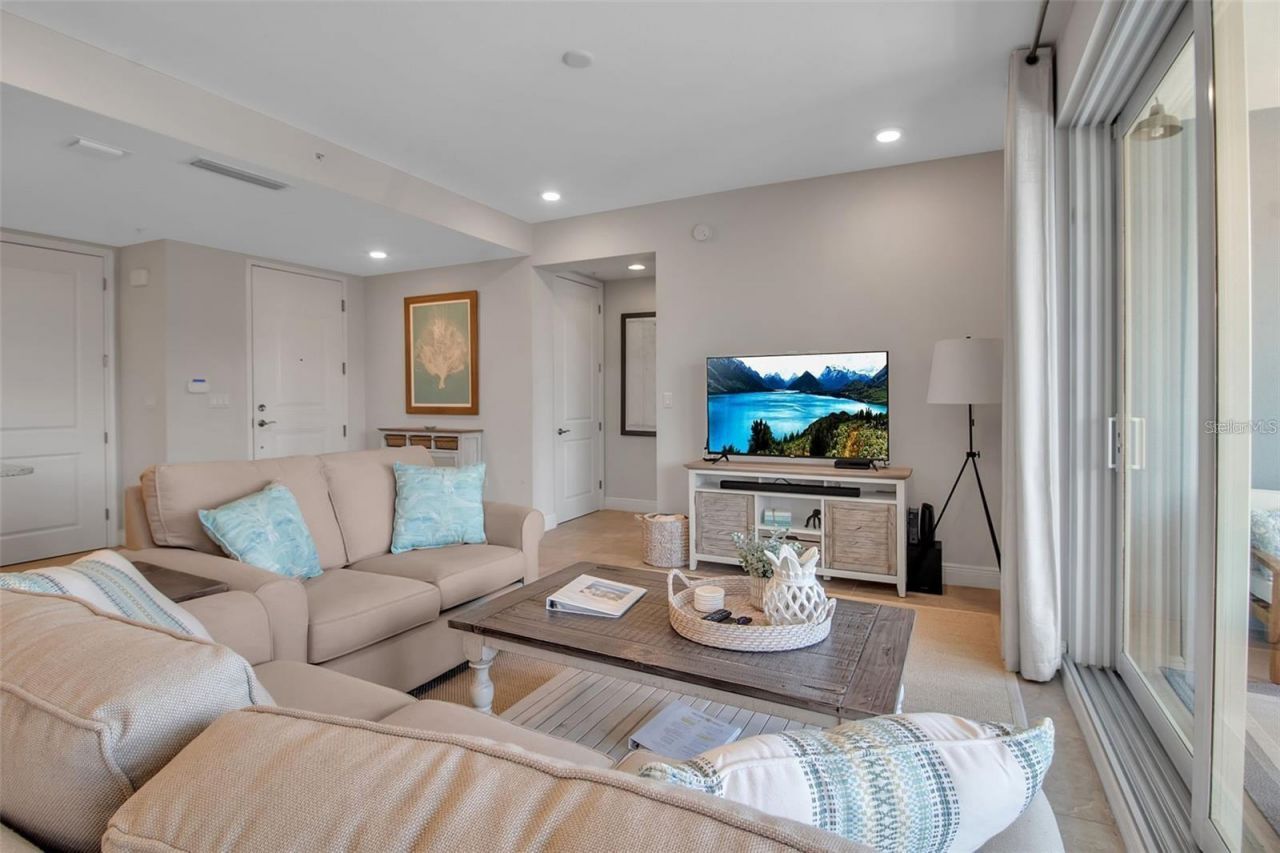 376 Aruba Circle , Unit 301, Bradenton, FL 34209 Photo