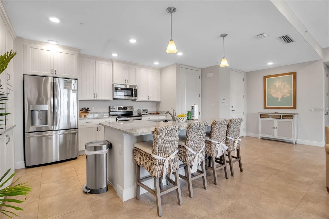 376 Aruba Circle , Unit 301, Bradenton, FL 34209 Photo