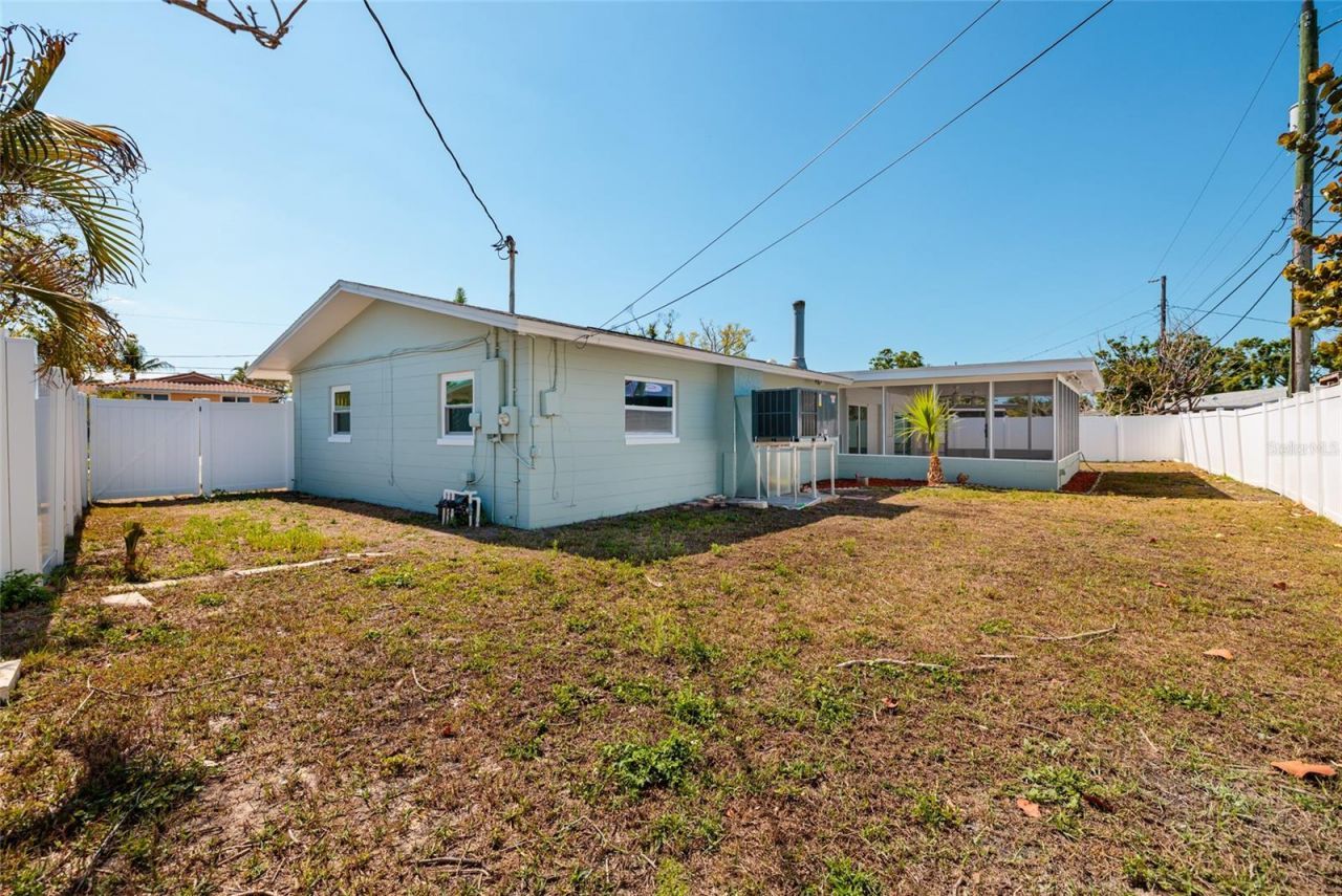 2107 Dolphin Boulevard S, Saint Petersburg, FL 33707 Photo