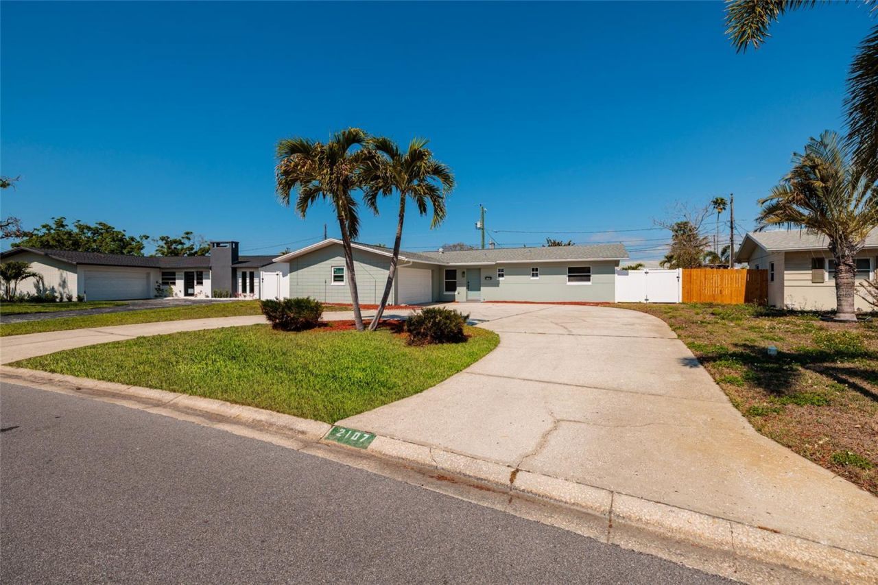 2107 Dolphin Boulevard S, Saint Petersburg, FL 33707 Photo