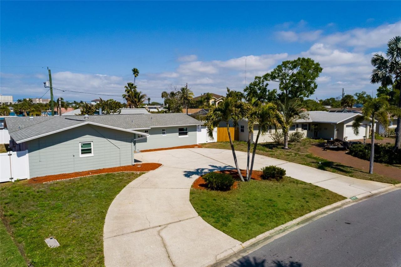 2107 Dolphin Boulevard S, Saint Petersburg, FL 33707 Photo