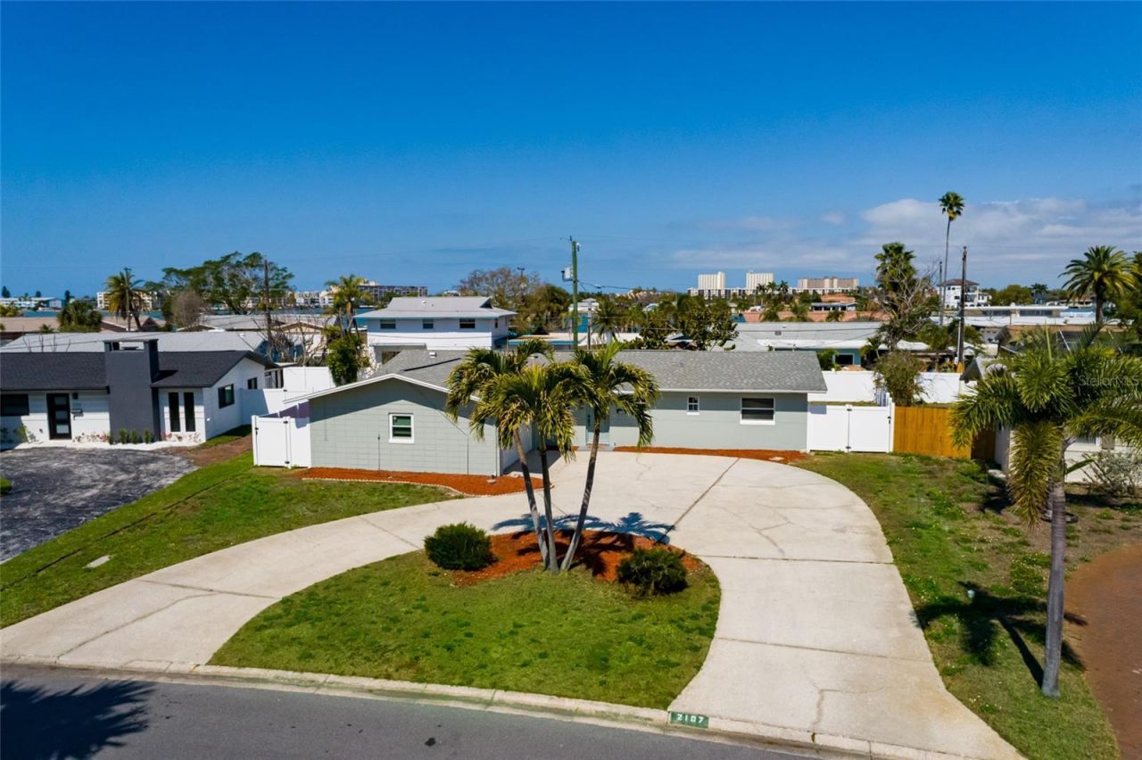 2107 Dolphin Boulevard S, Saint Petersburg, FL 33707 Photo