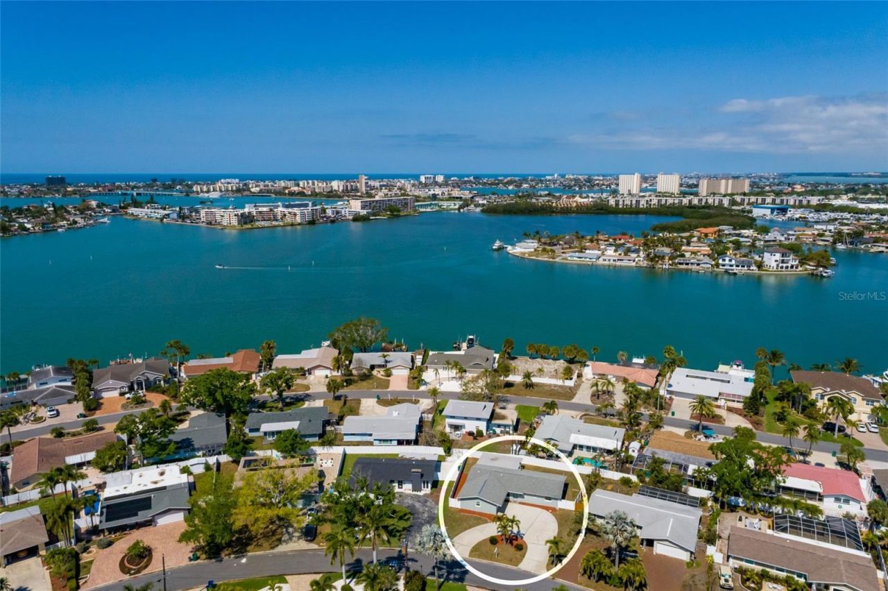 2107 Dolphin Boulevard S, Saint Petersburg, FL 33707 Photo