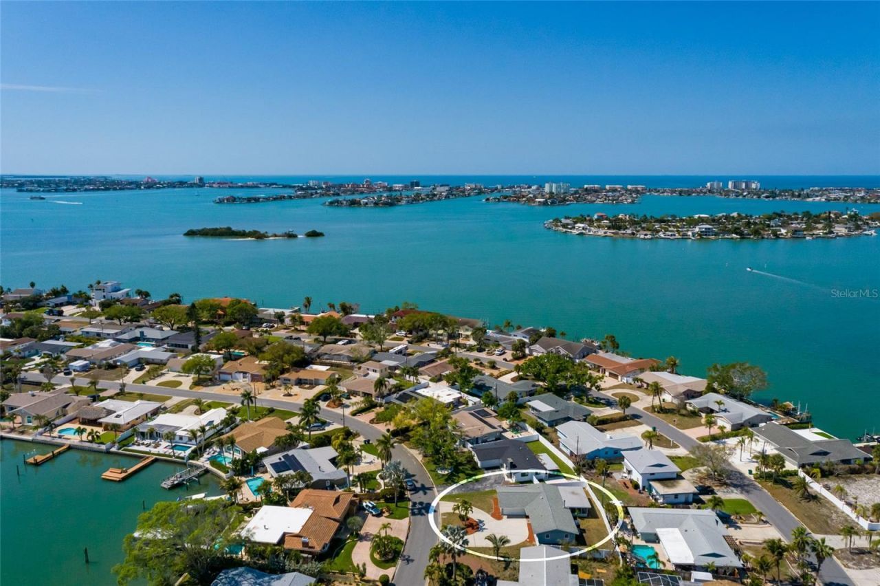 2107 Dolphin Boulevard S, Saint Petersburg, FL 33707 Photo