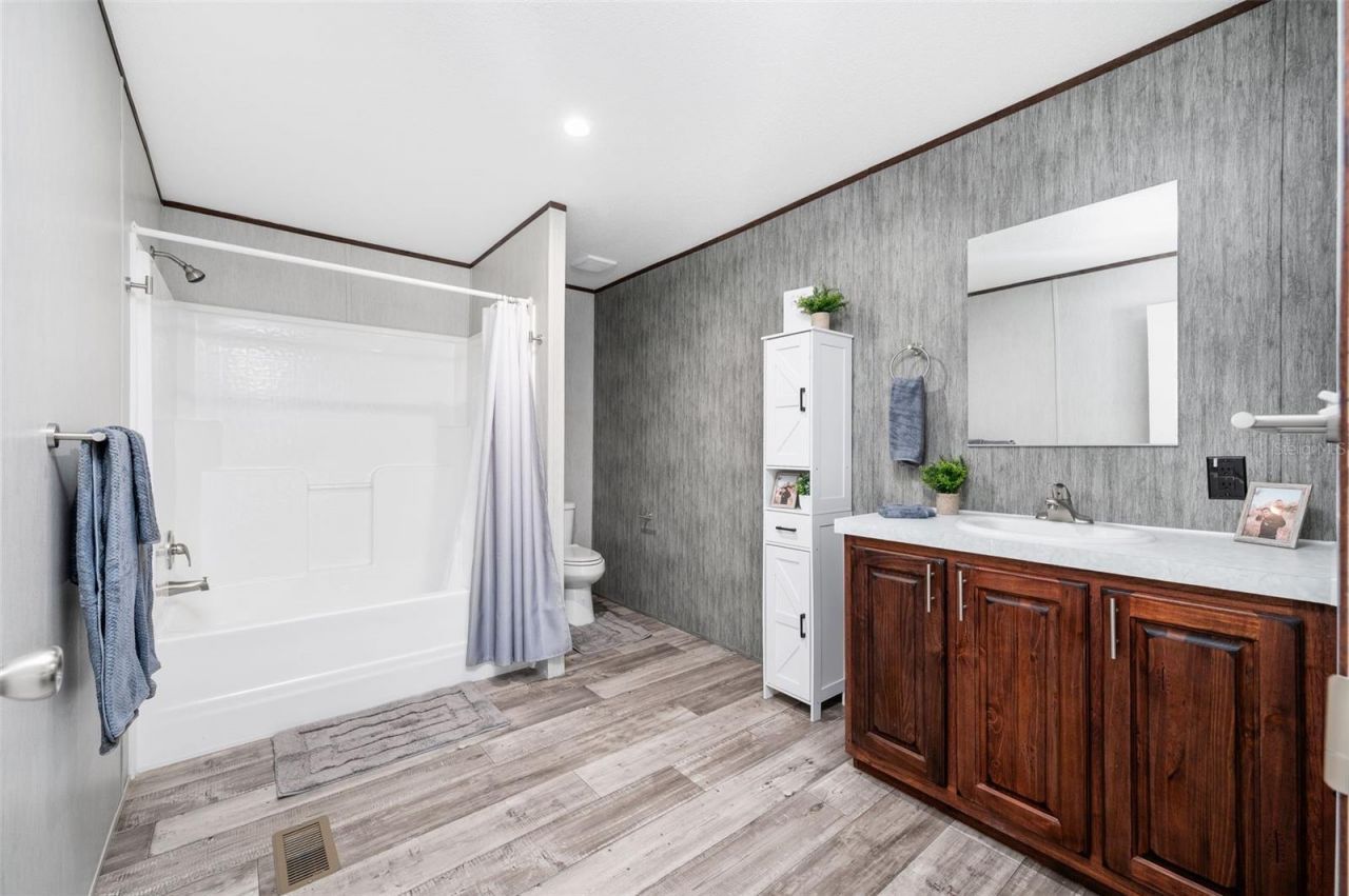 6951 NE 104 Court, Bronson, FL 32621 Photo